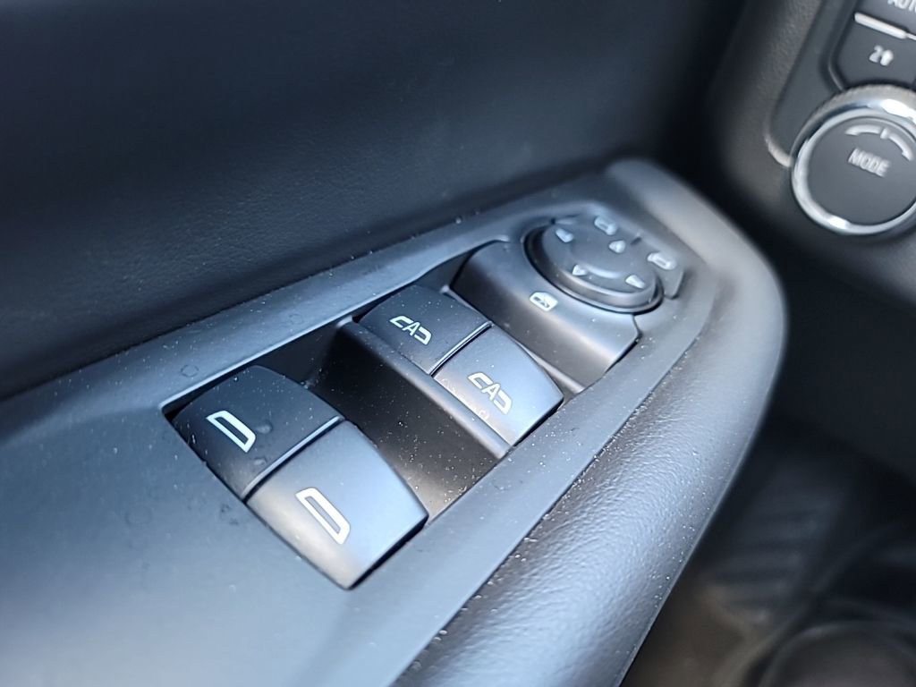 Used 2025 Chevrolet Tahoe Z71 image 18