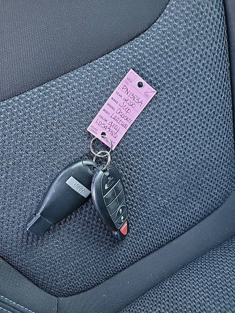 Used 2020 Jeep Cherokee Latitude FWD image 19