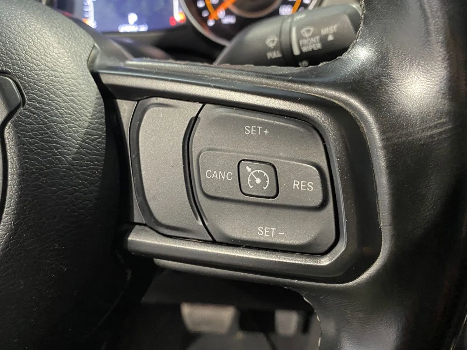 Used 2022 Jeep Gladiator Willys AWD/4WD image 19