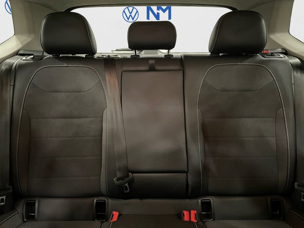 Used 2024 Volkswagen Taos SE image 13