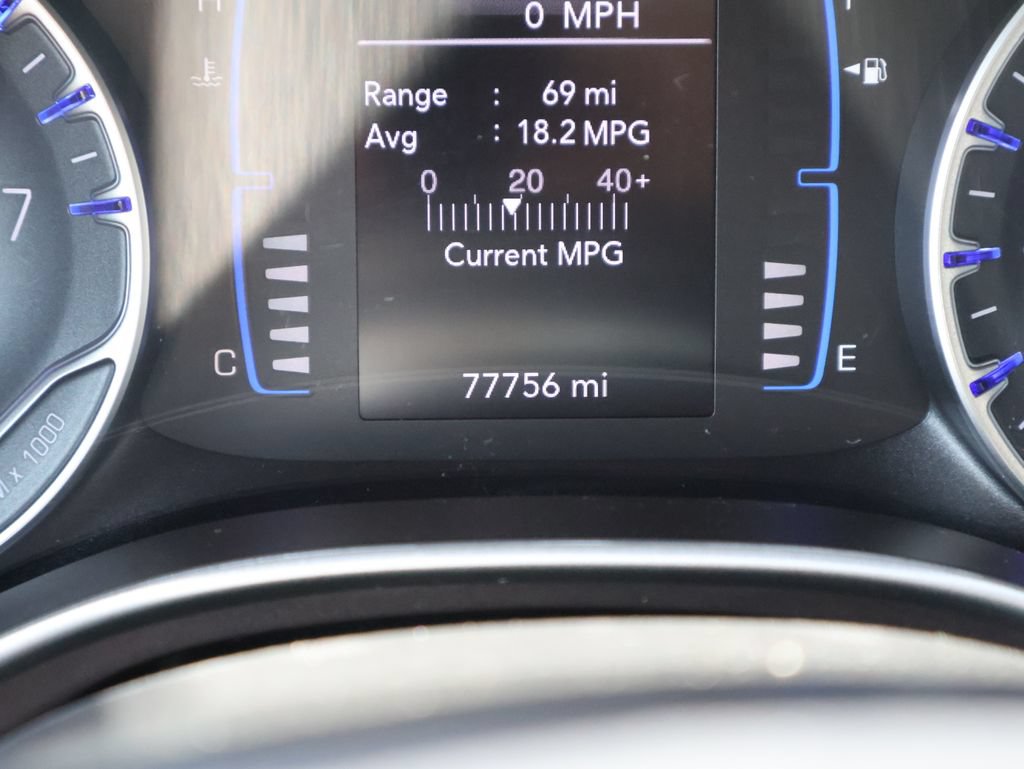 Used 2023 Chrysler Voyager LX FWD image 29