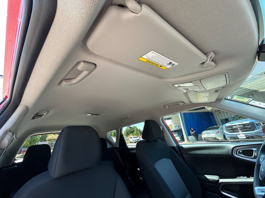 Used 2025 Kia Soul LX FWD image 27