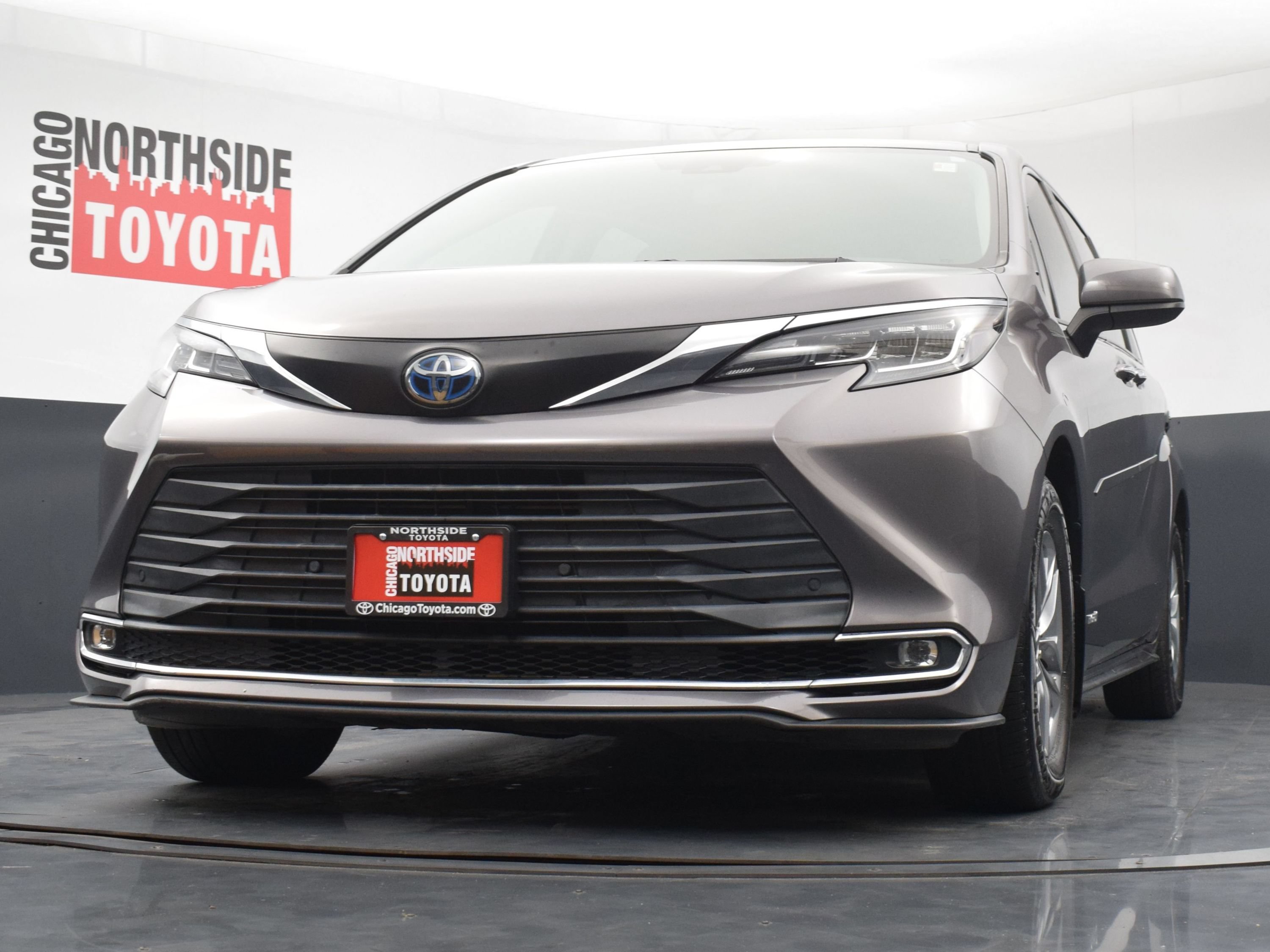 Used 2021 Toyota Sienna XLE FWD image 34