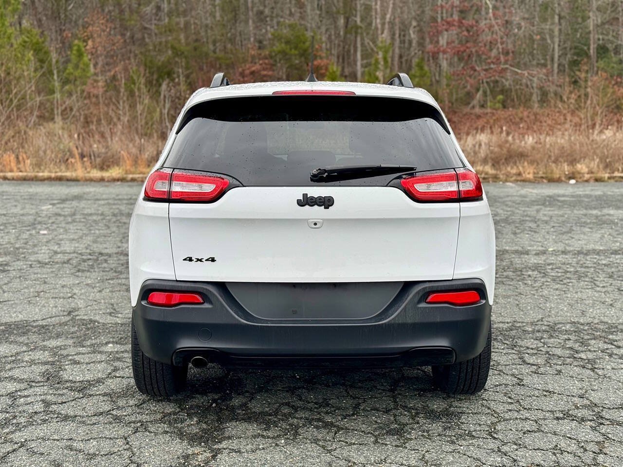 Used 2018 Jeep Cherokee Latitude w/ Altitude Package AWD/4WD image 8