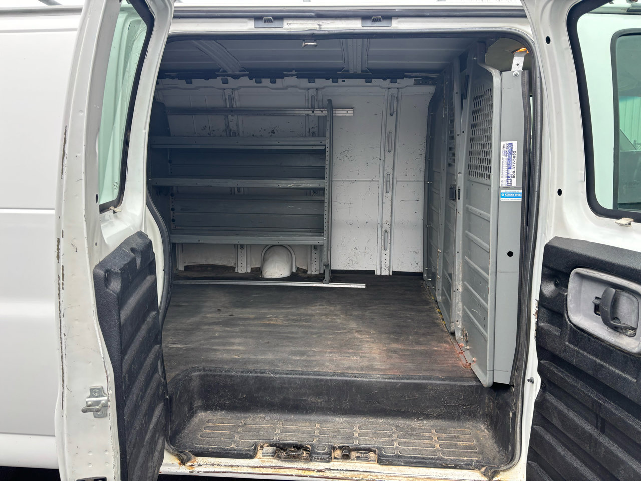 Used 2013 Chevrolet Express 2500 Extended image 13