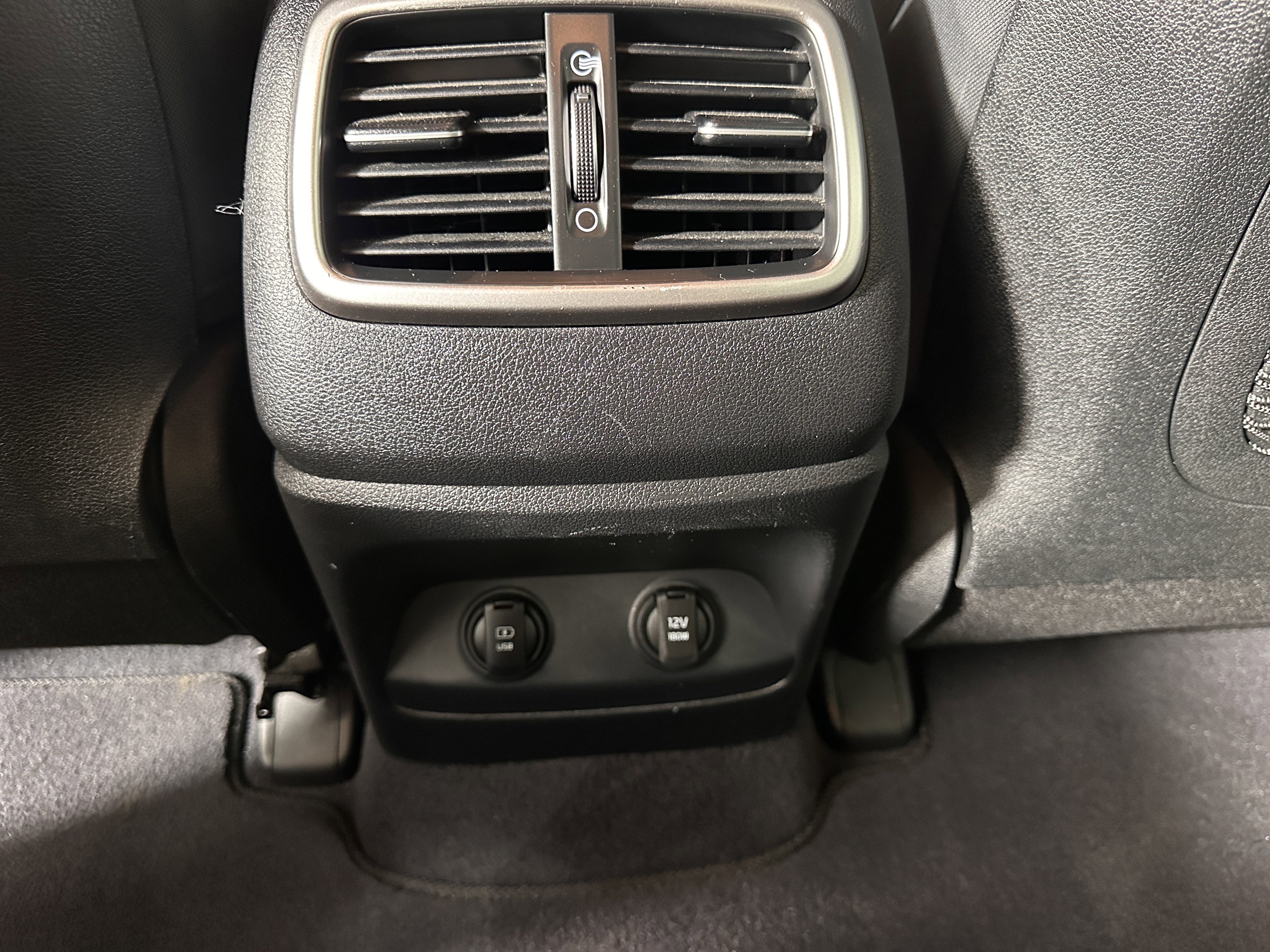 Used 2019 Kia Sorento LX image 34