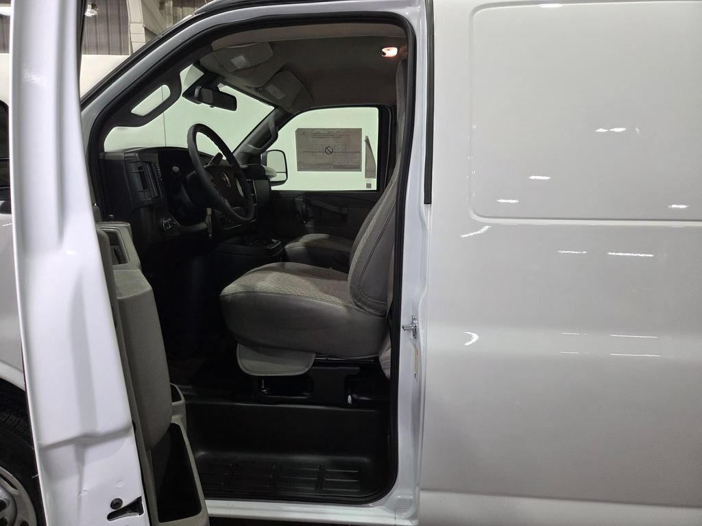 New 2025 Chevrolet Express 3500 Extended w/ Driver Convenience Package RWD image 18