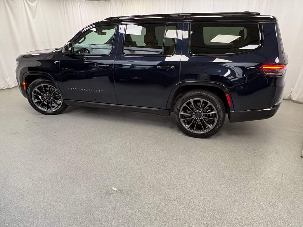 Certified 2025 Jeep Grand Wagoneer Series III w/ Rear Seat Video Group 1 AWD/4WD image 15
