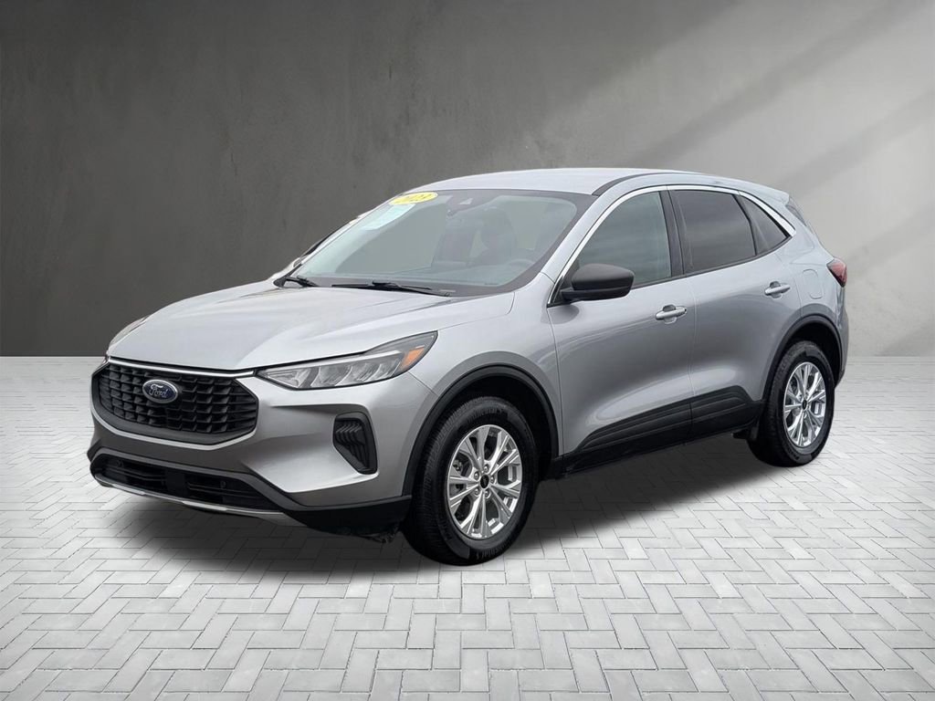 Used 2023 Ford Escape Active image 2
