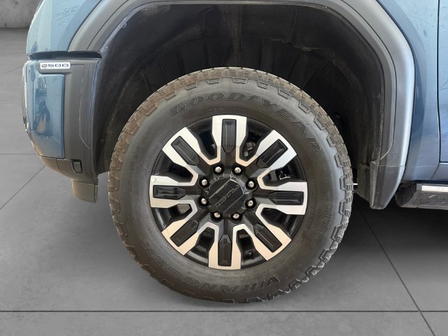Certified 2026 GMC Sierra 2500 Denali Ultimate AWD/4WD image 9