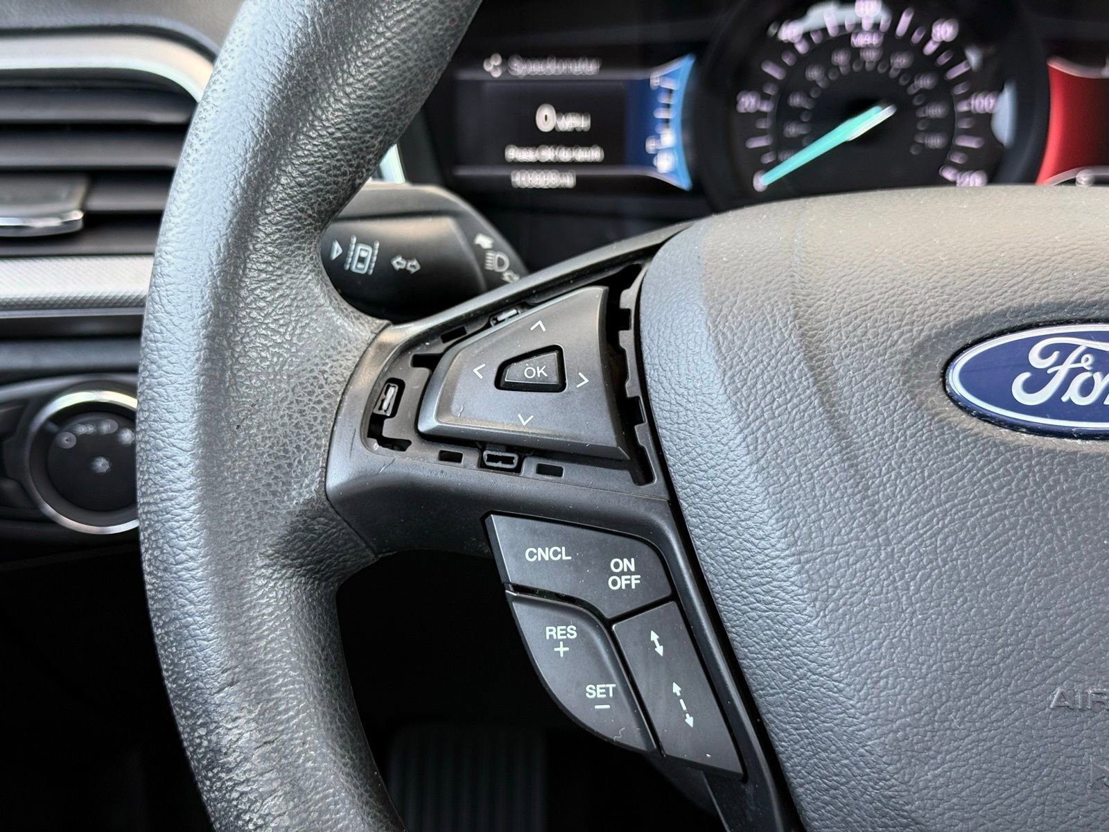 Used 2019 Ford Fusion SE FWD image 26