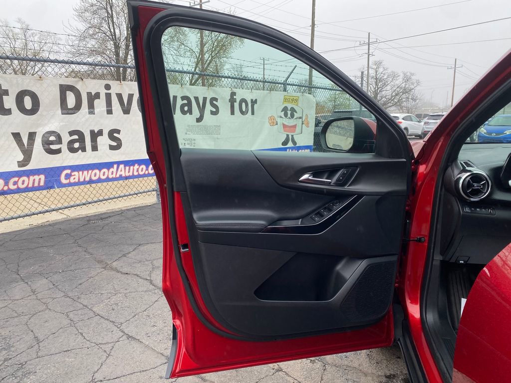Used 2026 Chevrolet Equinox LT AWD/4WD image 12
