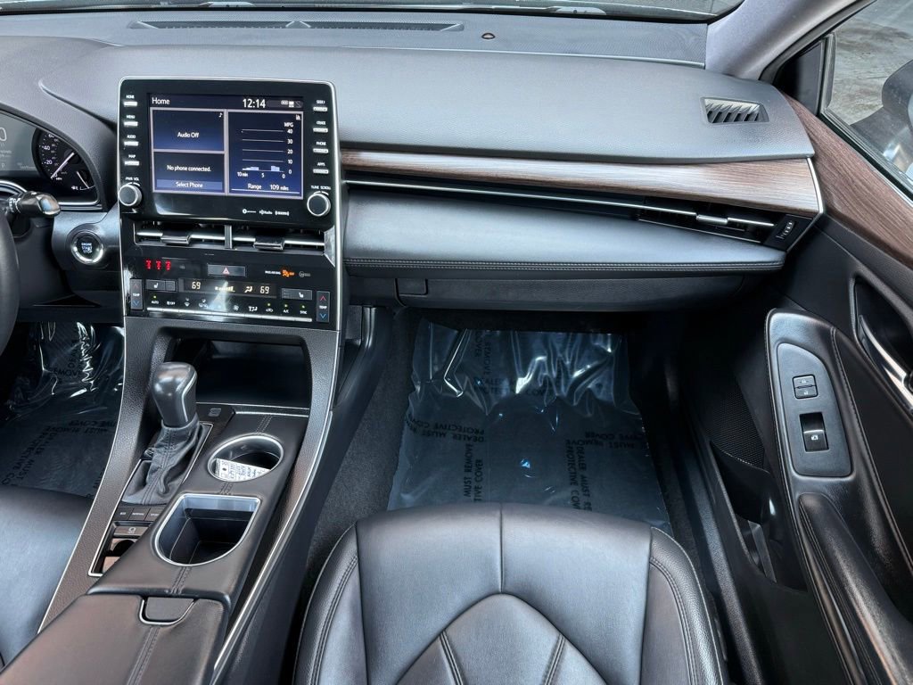 Used 2022 Toyota Avalon XLE FWD image 19