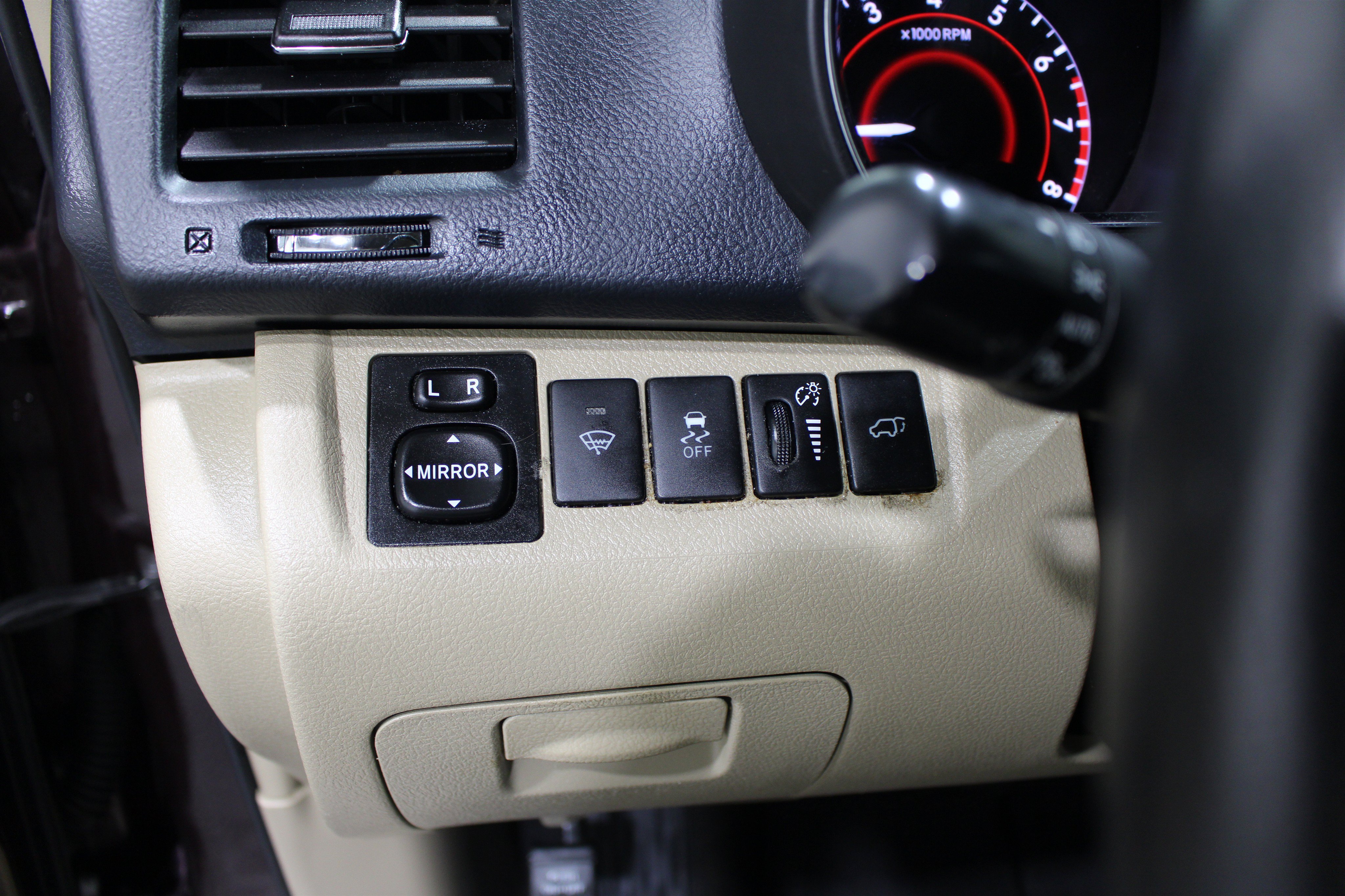 Used 2013 Toyota Highlander Limited FWD image 8