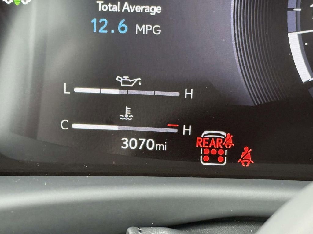 Used 2025 Lexus LX 600 4WD w/ Accessory Package (Z1) image 32