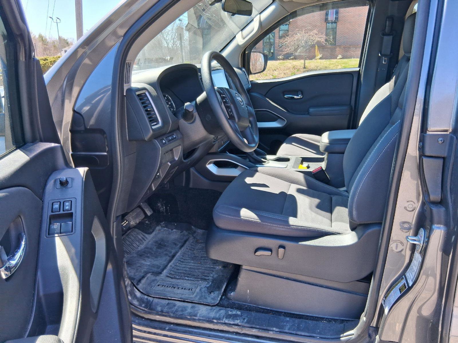 Used 2022 Nissan Frontier SV w/ Technology Package image 10