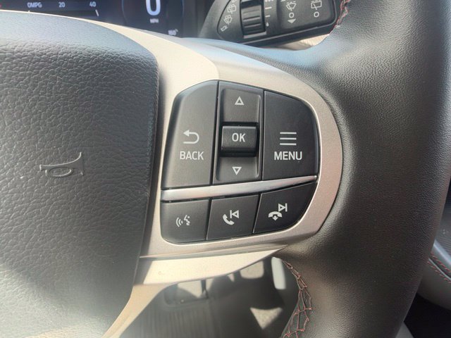 Used 2025 Ford Explorer Active AWD/4WD image 16