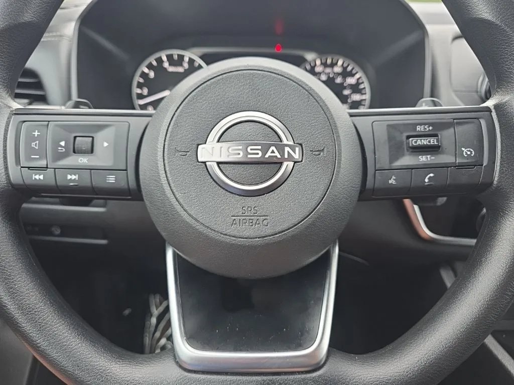 Used 2024 Nissan Rogue S FWD image 23