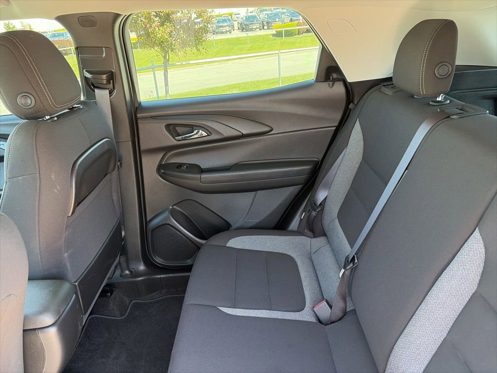 Used 2021 Chevrolet TrailBlazer LS w/ LPO, Blackout Package FWD image 40