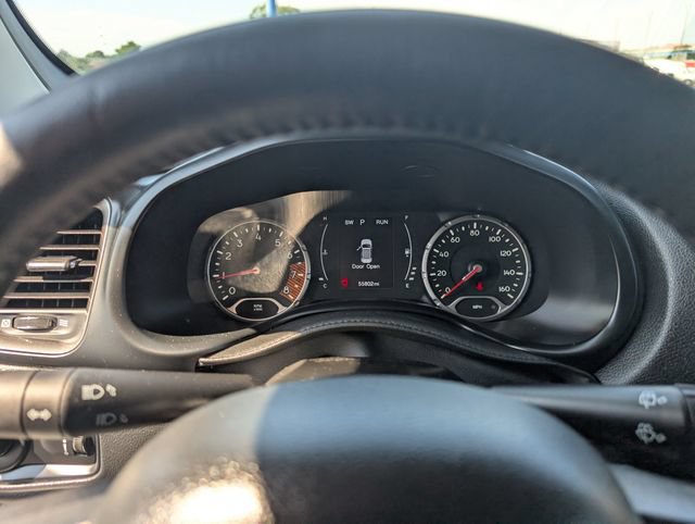 Used 2023 Jeep Renegade Latitude w/ Premium Group AWD/4WD image 19