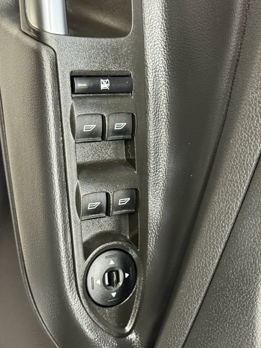Used 2017 Ford Escape SE FWD image 25