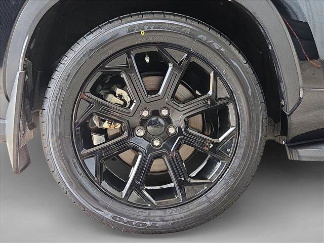 Used 2024 Toyota Highlander LE FWD image 21