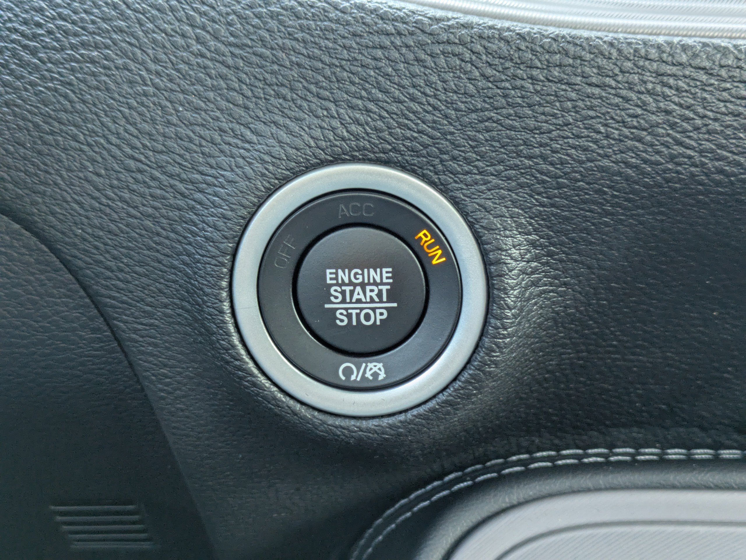 Used 2023 Dodge Challenger SXT image 29