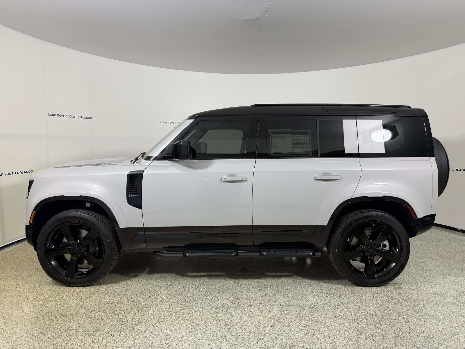 New 2026 Land Rover Defender 110 X-Dynamic SE AWD/4WD image 2