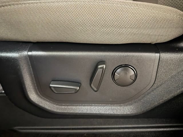 Used 2019 Ford F150 XLT w/ Equipment Group 302A Luxury AWD/4WD image 17
