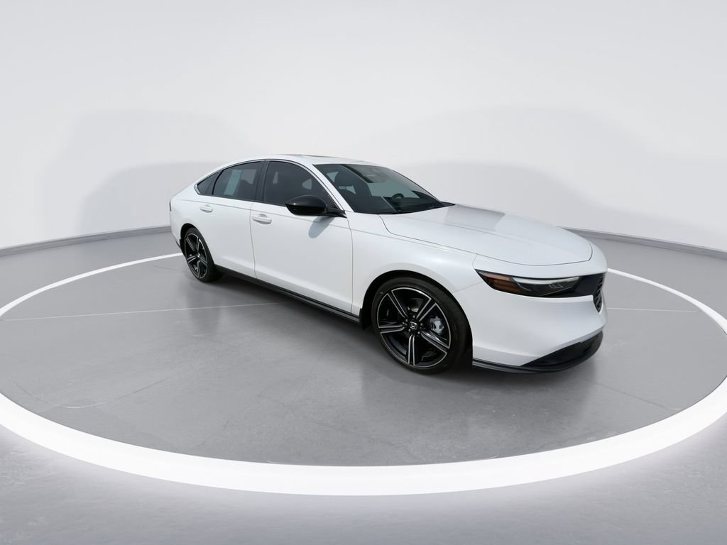 Used 2025 Honda Accord Sport image 2