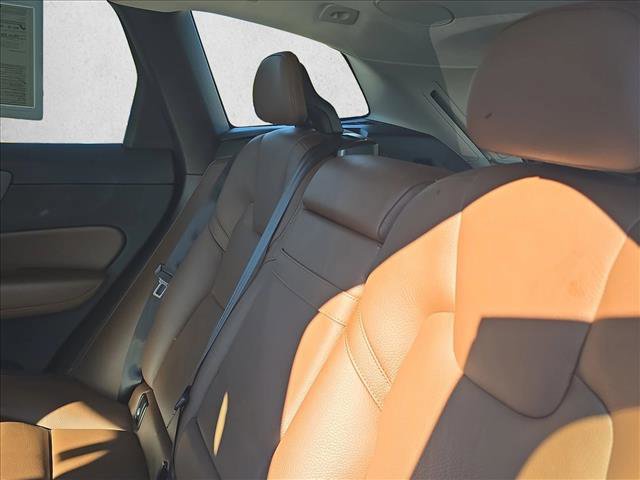 Used 2019 Volvo XC60 T8 Inscription w/ Protection Package Premier image 18