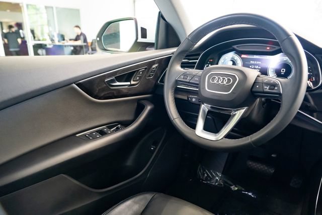 Used 2023 Audi Q8 Premium w/ Convenience Package AWD/4WD image 11