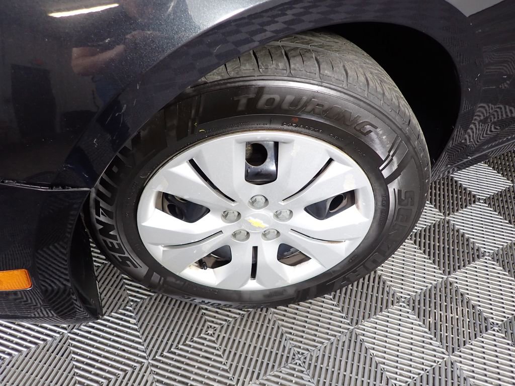 Used 2013 Chevrolet Cruze LS image 45