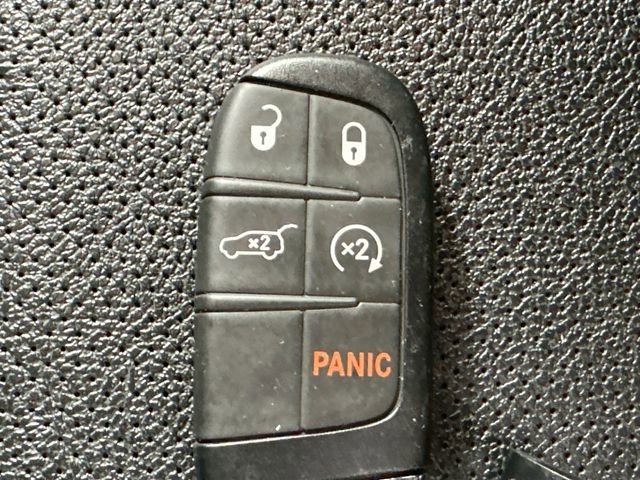 Used 2022 Jeep Compass Trailhawk w/ Trailhawk Elite Group image 18