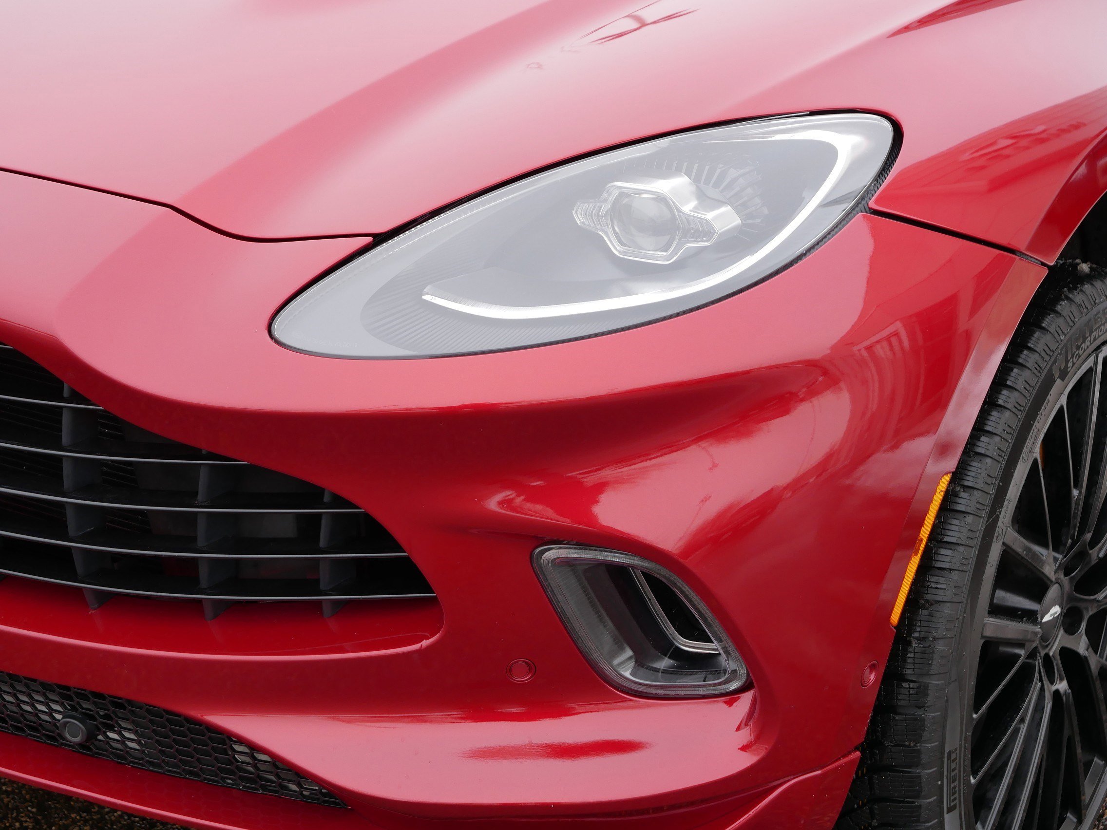 Used 2022 Aston Martin DBX image 16