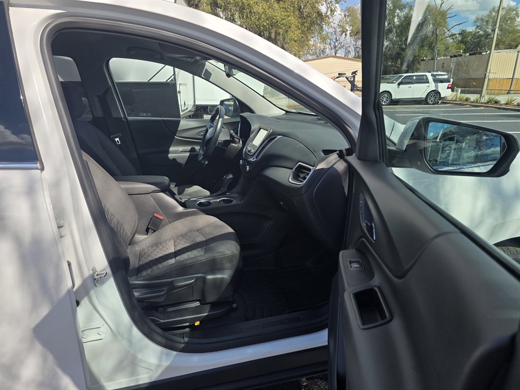 Used 2018 Chevrolet Equinox LT image 30