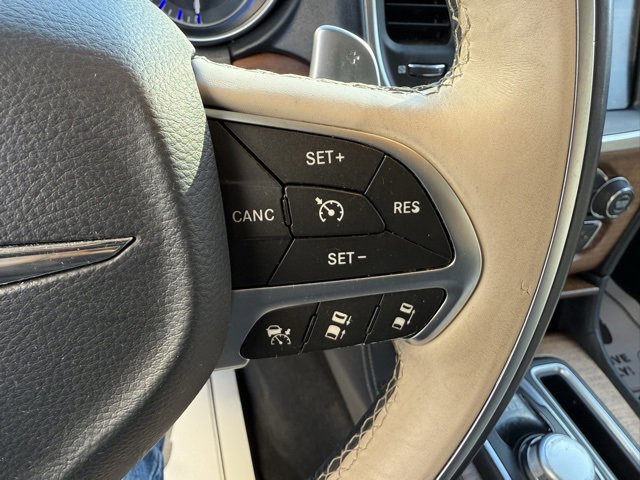 Used 2016 Chrysler 300 C Platinum w/ Safetytec Plus Group image 27