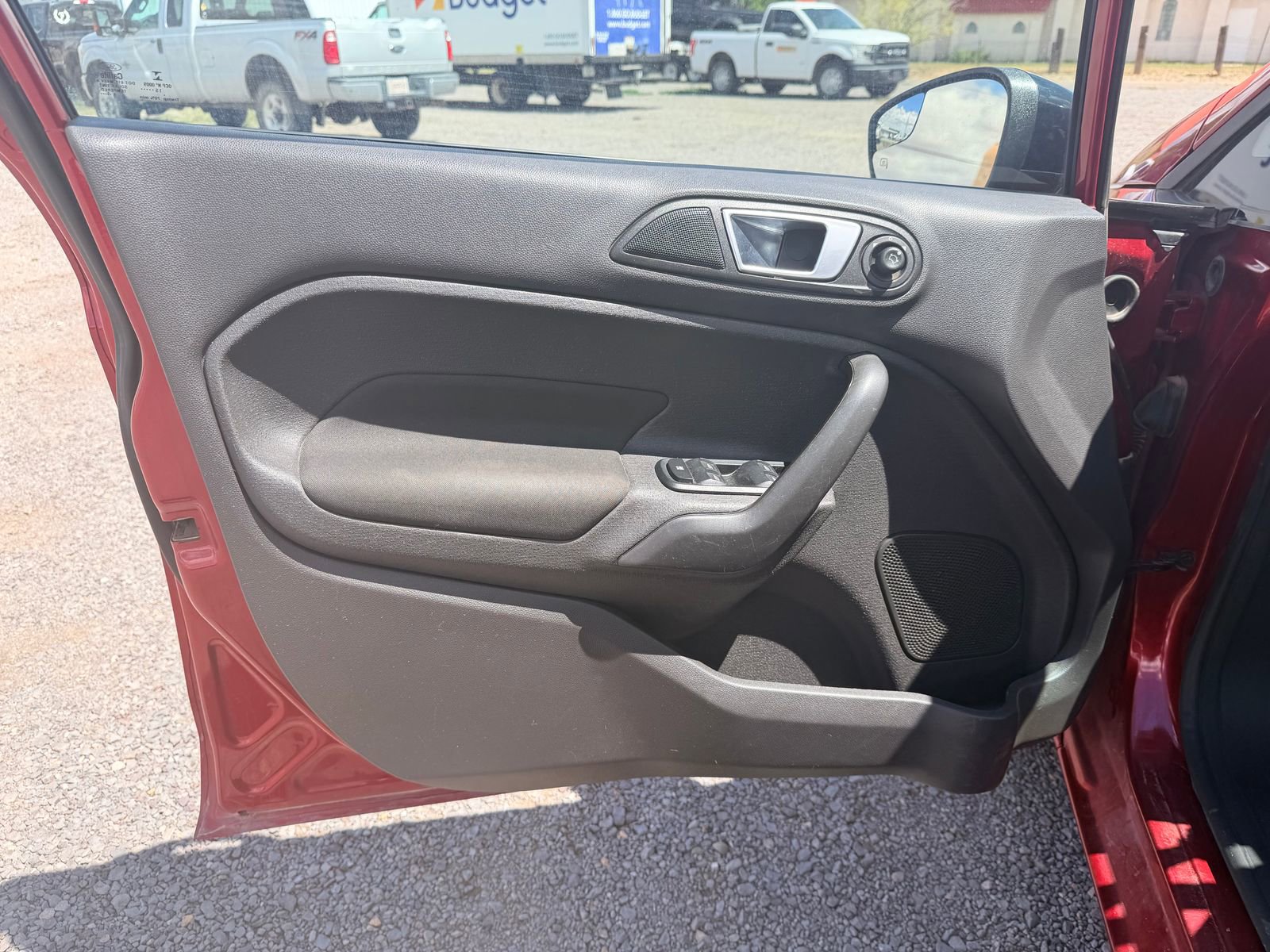 Used 2016 Ford Fiesta SE w/ SE Black Package FWD image 7