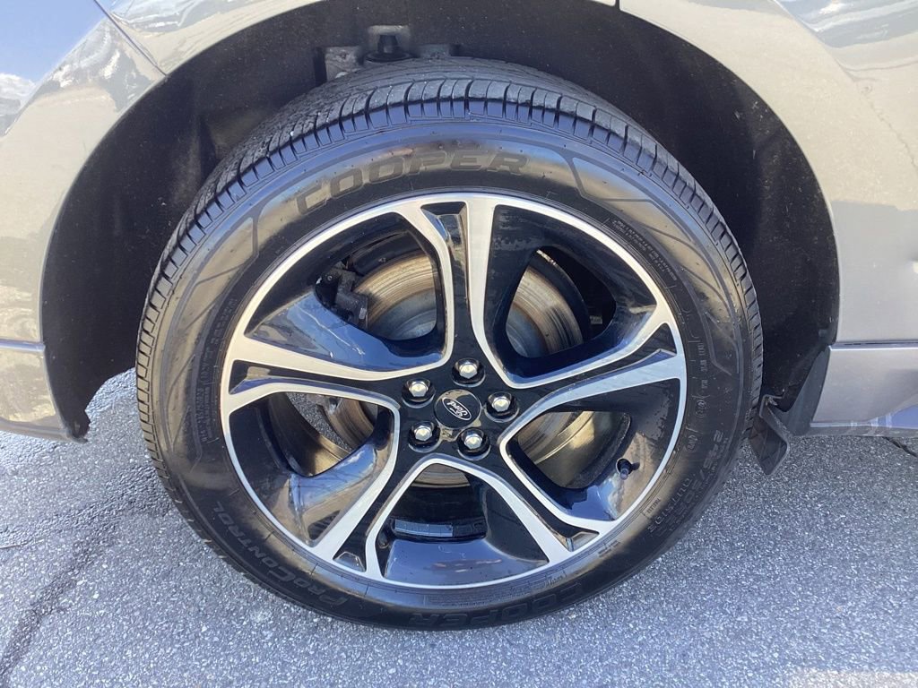 Used 2022 Ford Edge ST image 7