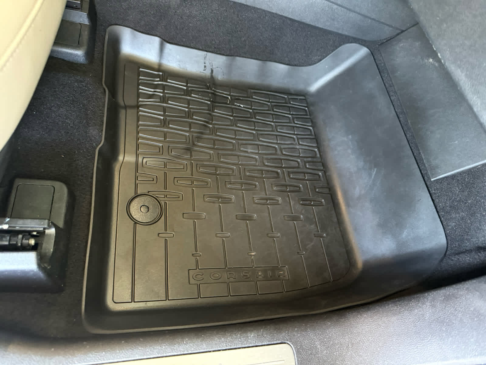 Used 2025 Lincoln Corsair AWD image 9