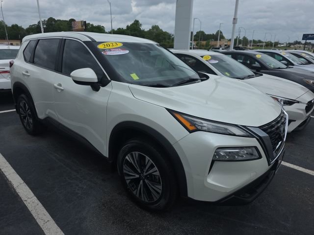 Used 2023 Nissan Rogue SV image 1