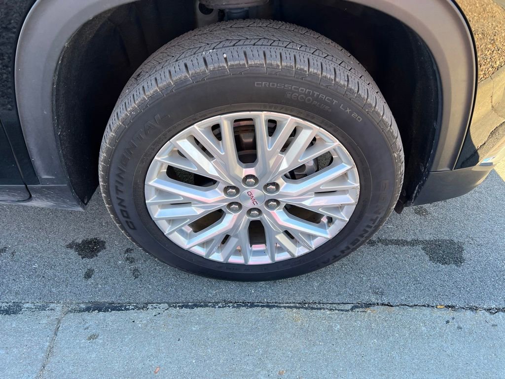 Used 2024 GMC Acadia Elevation image 12