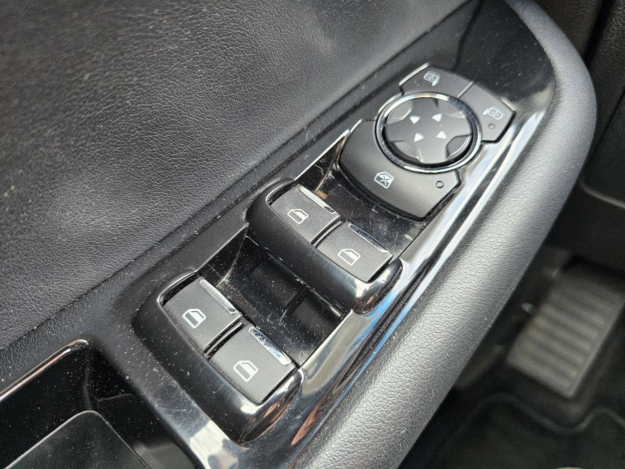 Used 2015 Ford Edge SEL w/ Equipment Group 201A image 43