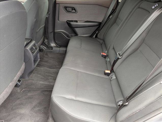 Used 2023 Nissan Rogue S image 18