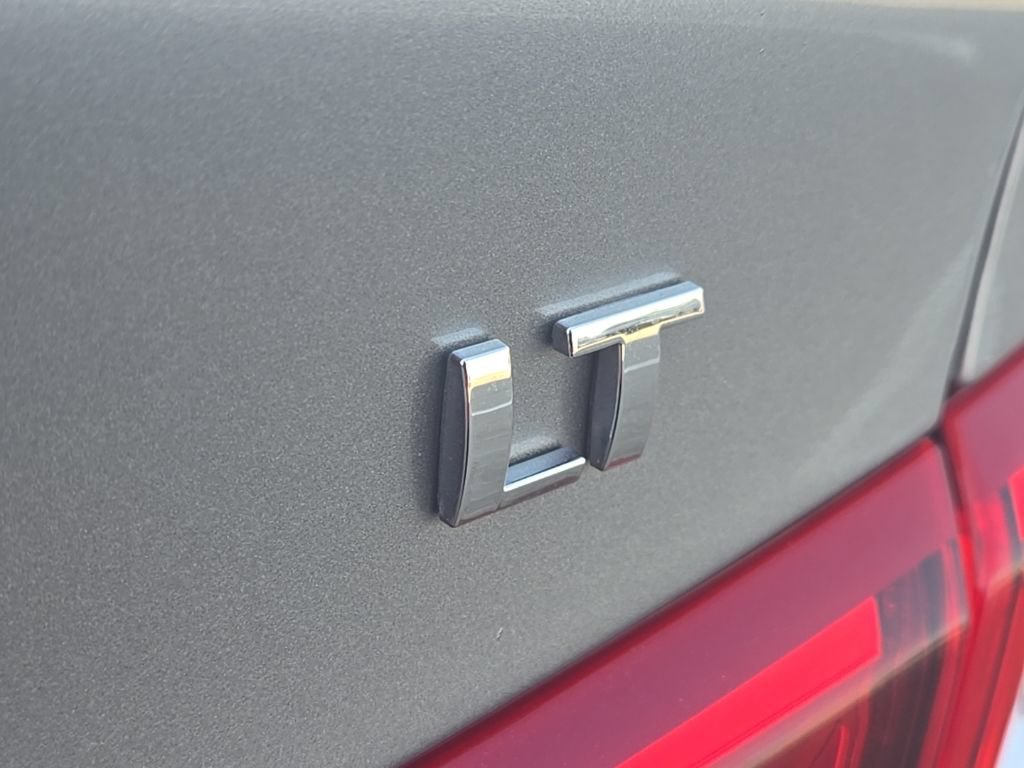 Used 2024 Chevrolet Malibu LT FWD image 38