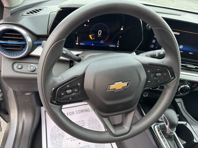 Used 2024 Chevrolet Trax LT image 10