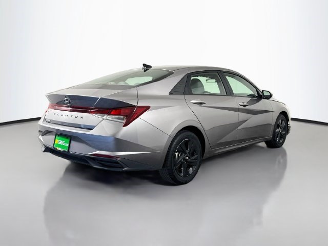 Used 2022 Hyundai Elantra SEL w/ Convenience Package FWD image 10