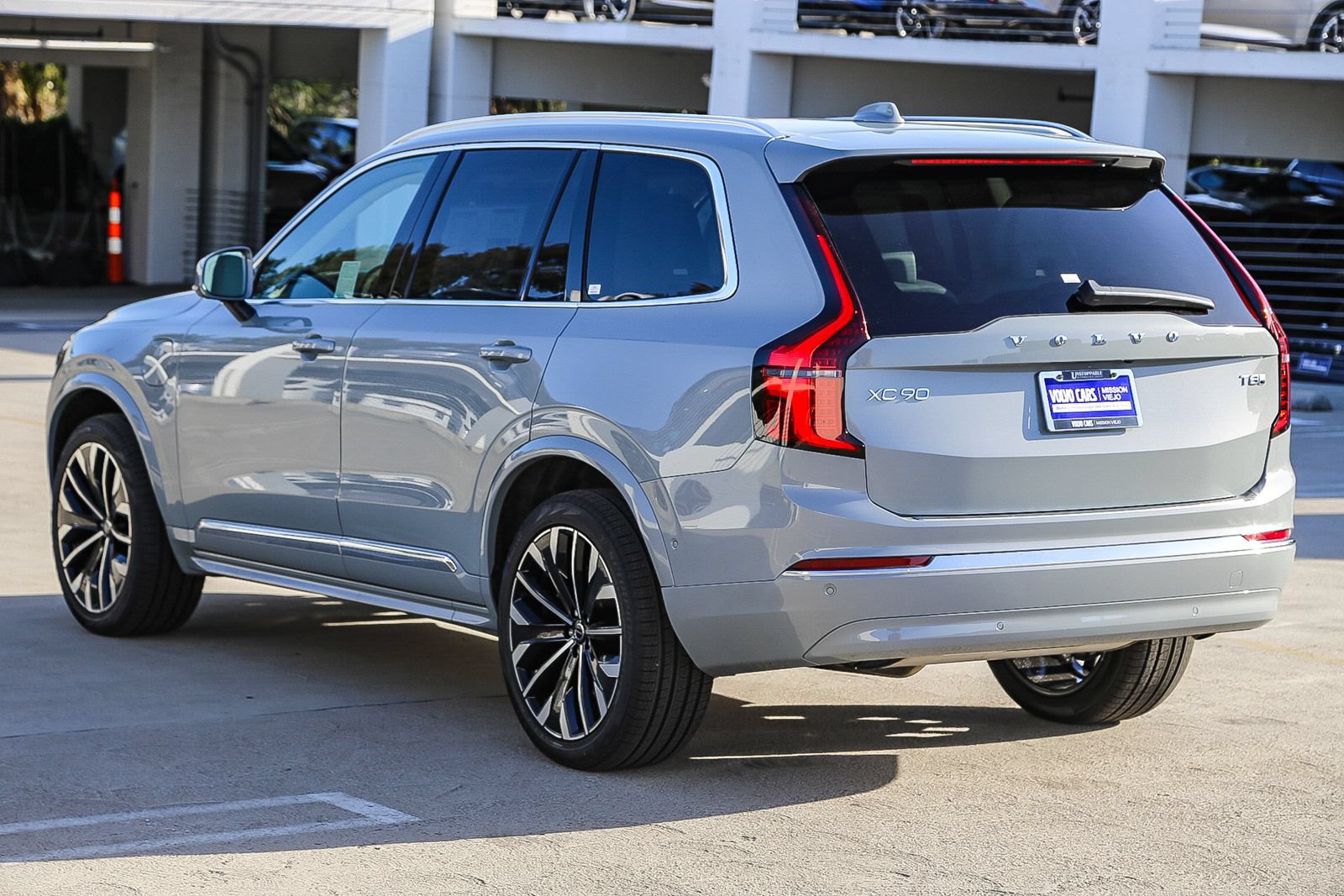 New 2026 Volvo XC90 T8 Ultra w/ Protection Package Premier AWD/4WD image 6