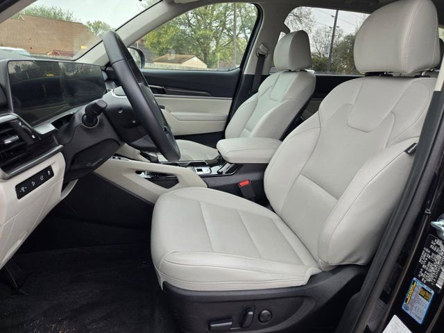 Used 2025 Kia Telluride S image 24