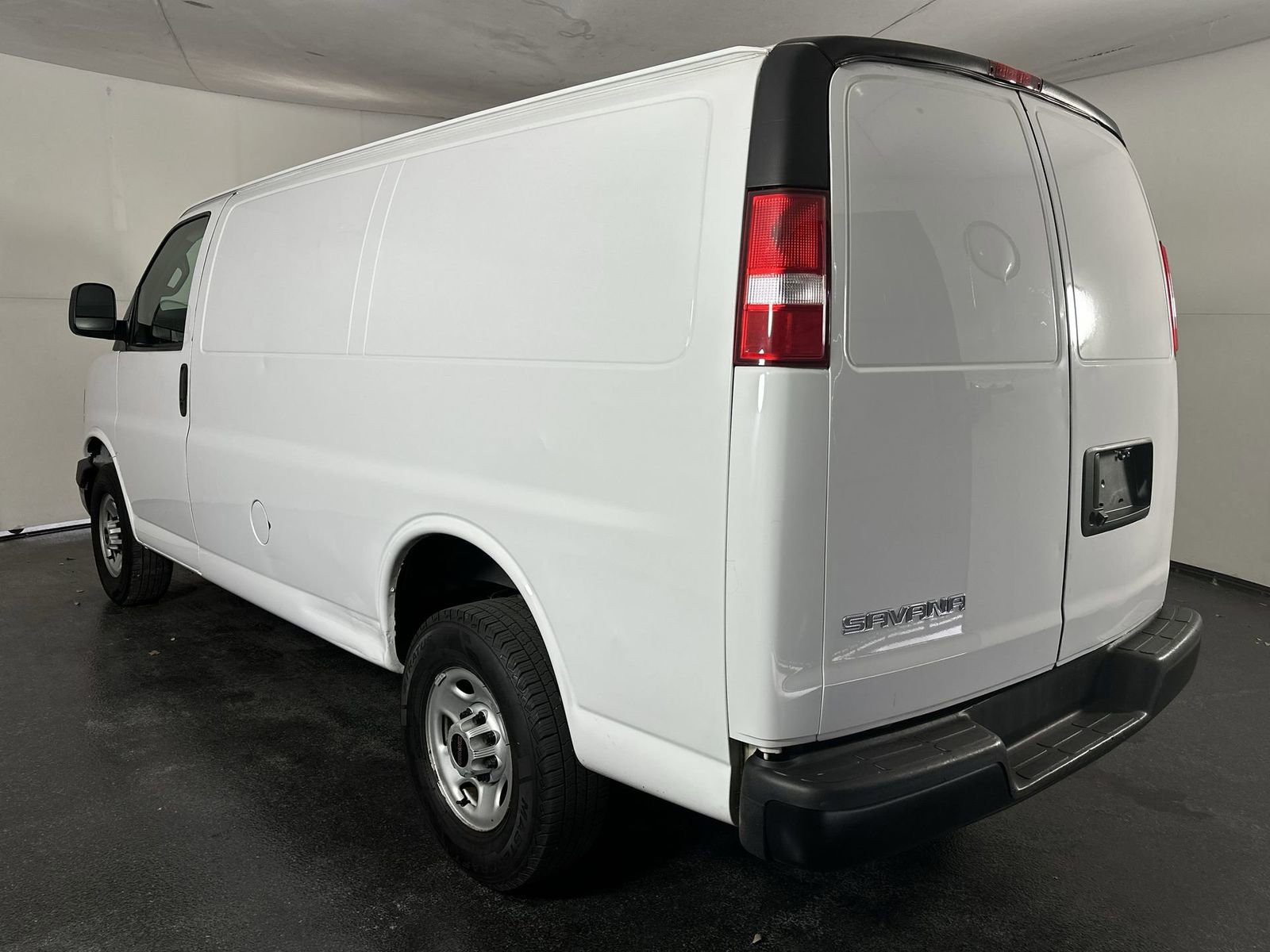 Used 2020 GMC Savana 2500 image 9